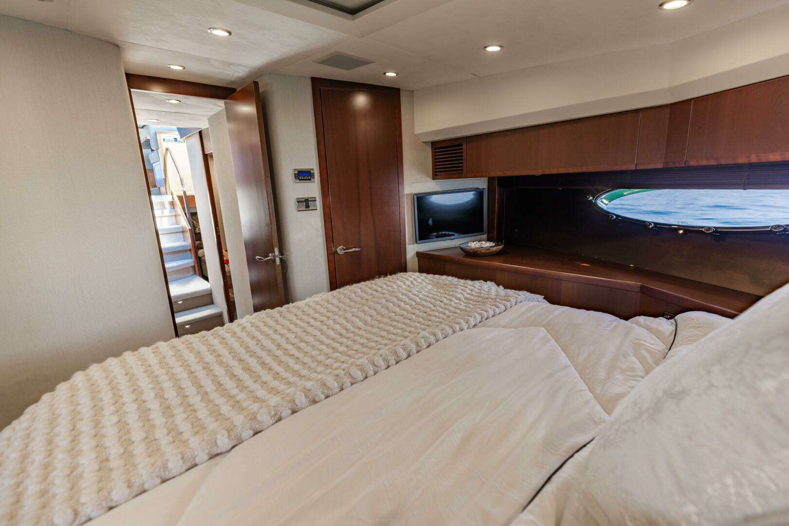 2011 Princess 64 - Image 19