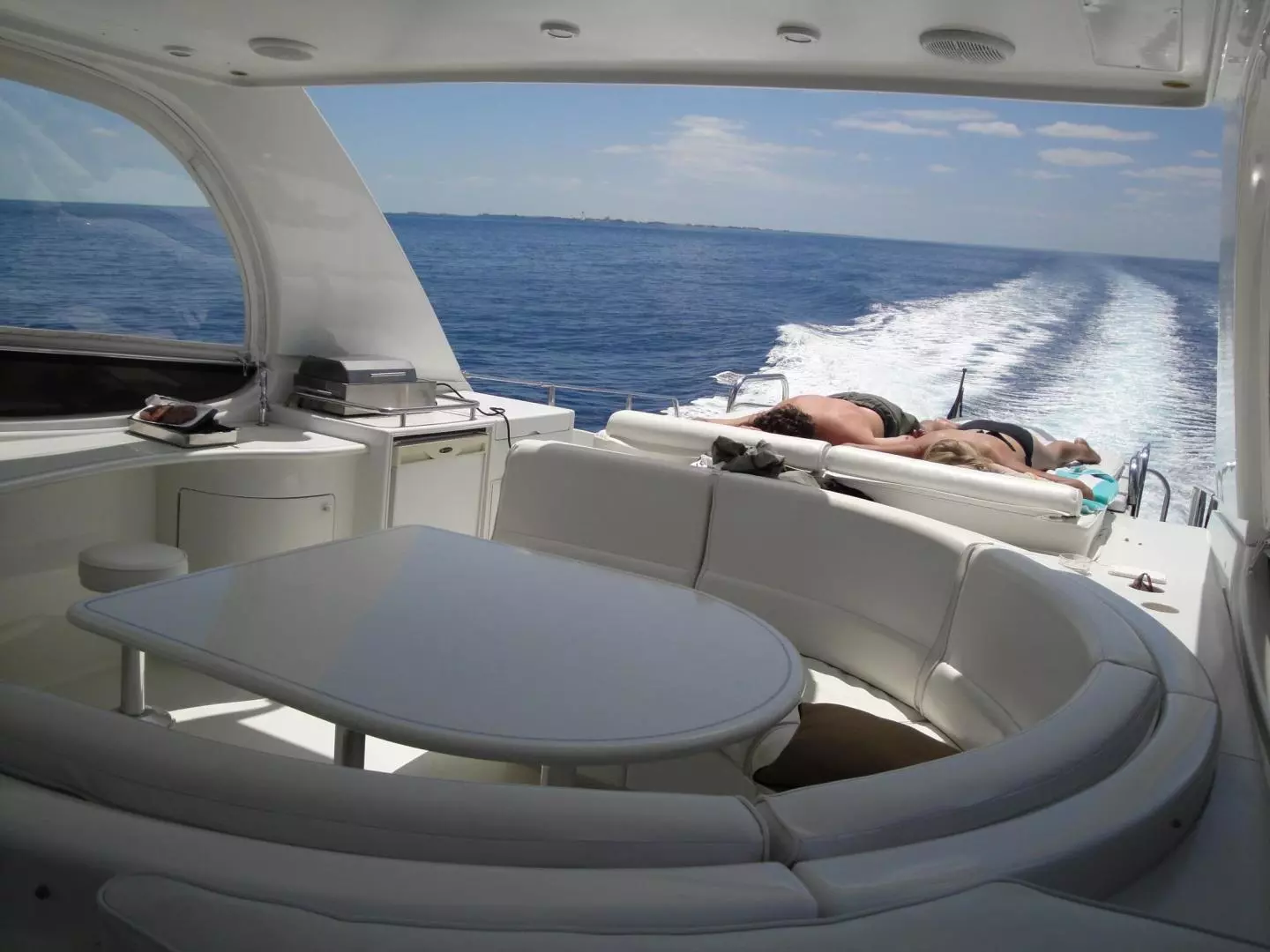 1996 Lazzara Yachts GRAND SALON - Image 19