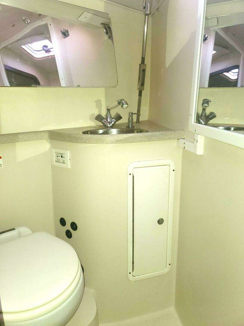 2007 Catalina 400 MK II - Image 35