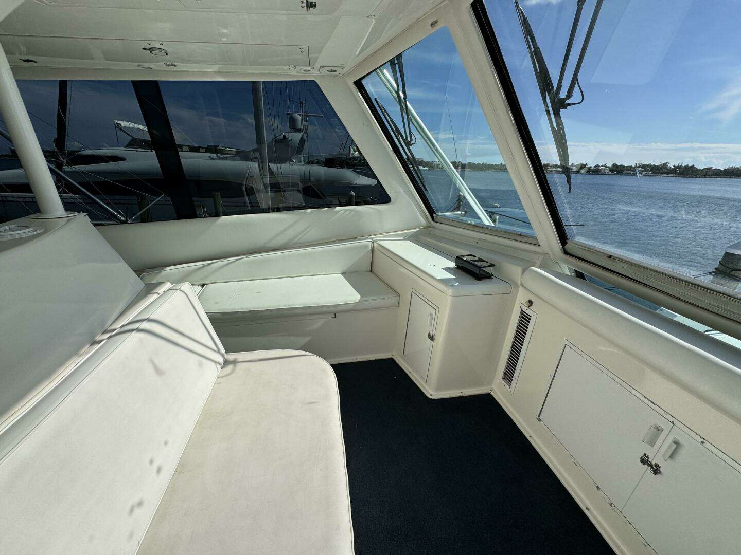 1995 Viking 58 Convertible - Image 59