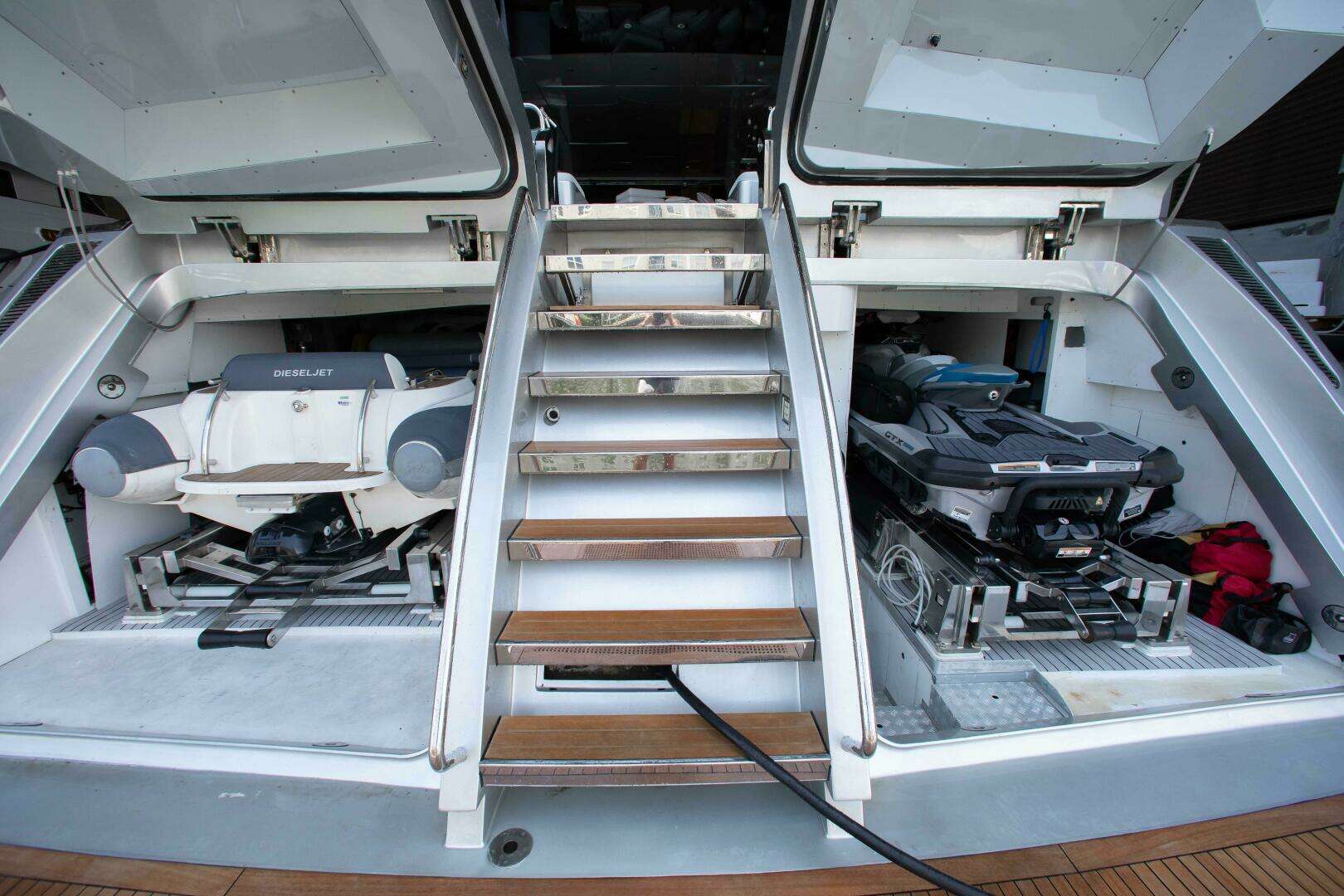 2014 Riva Mythos - Image 19