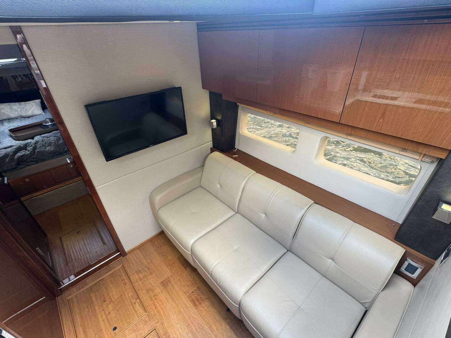2015 Sea Ray — - Image 18