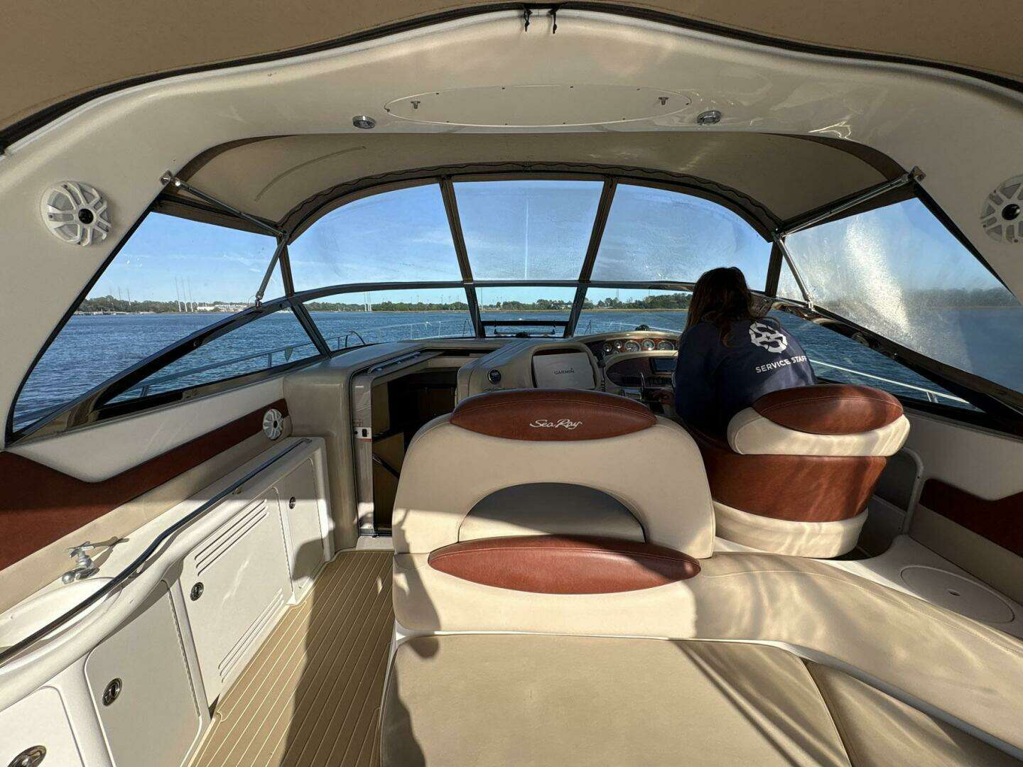 1999 Sea Ray 380 Sundancer - Image 11