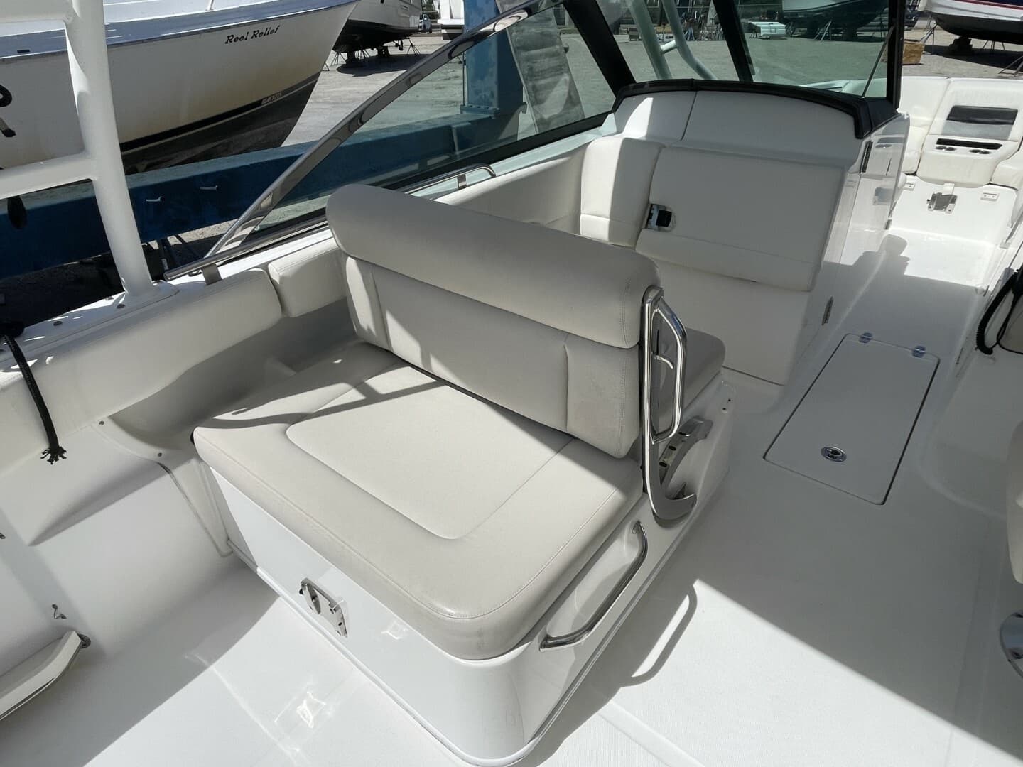 2016 Boston Whaler 270 Vantage - Image 39