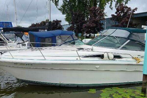 1993 Sea Ray 330 Sundancer - Image 1
