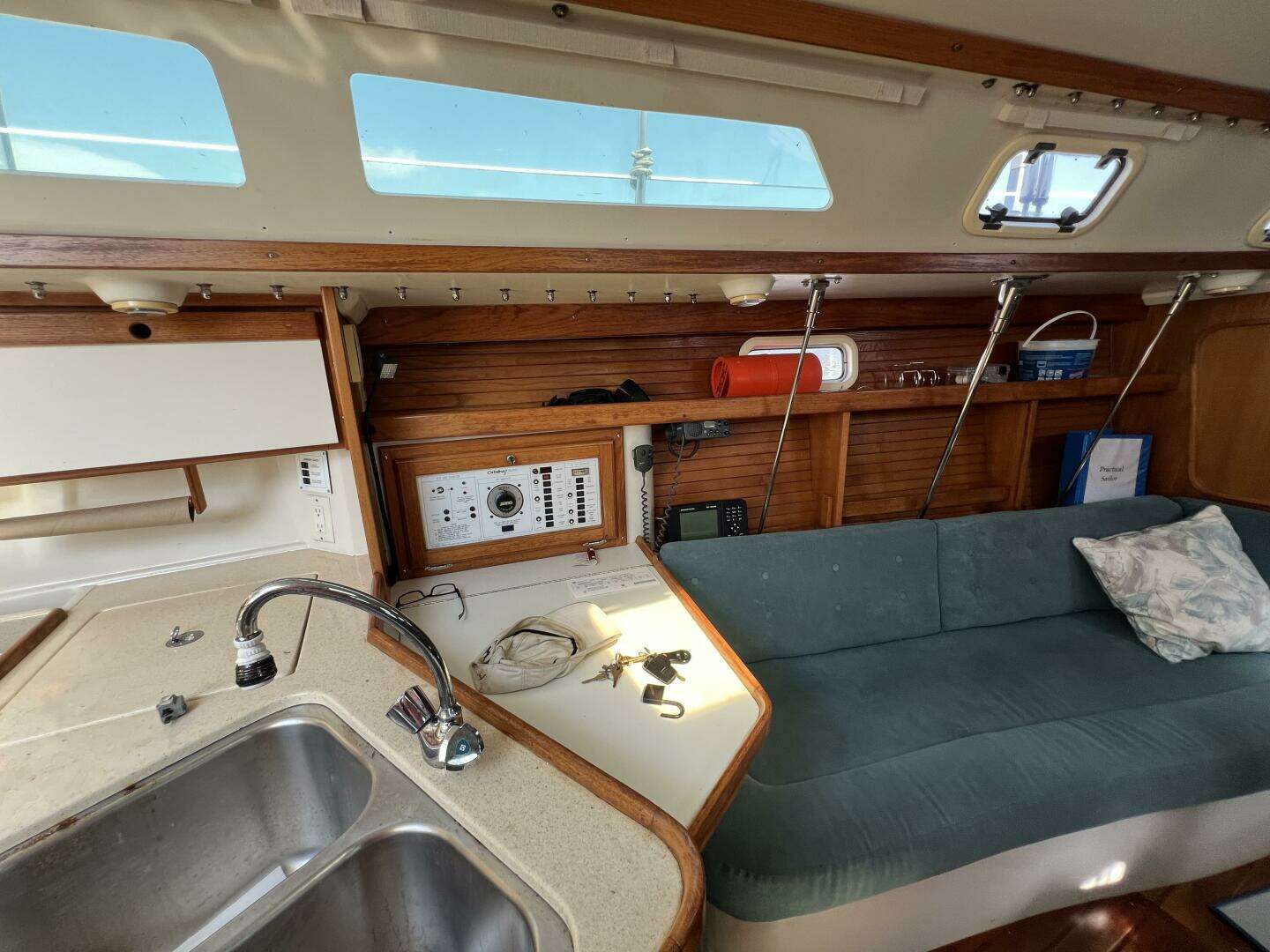 1994 Catalina 320 - Image 30