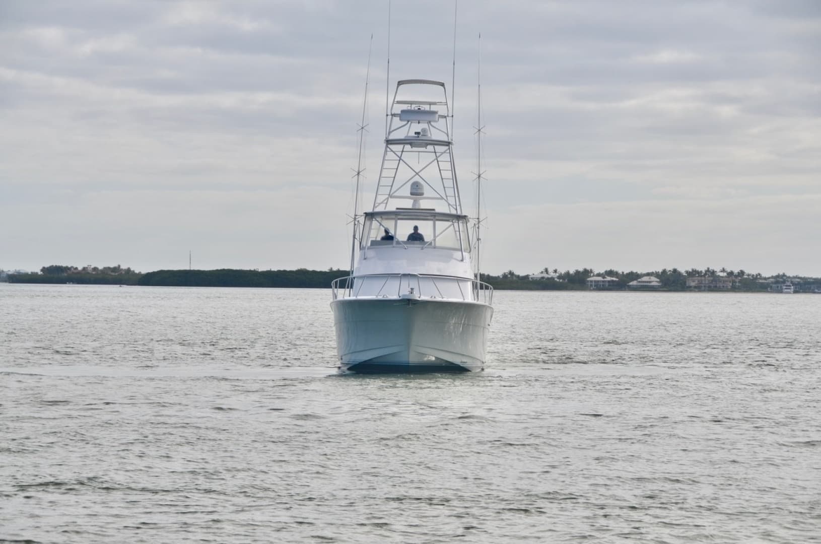 1999 Hatteras 60 Convertible - Image 4