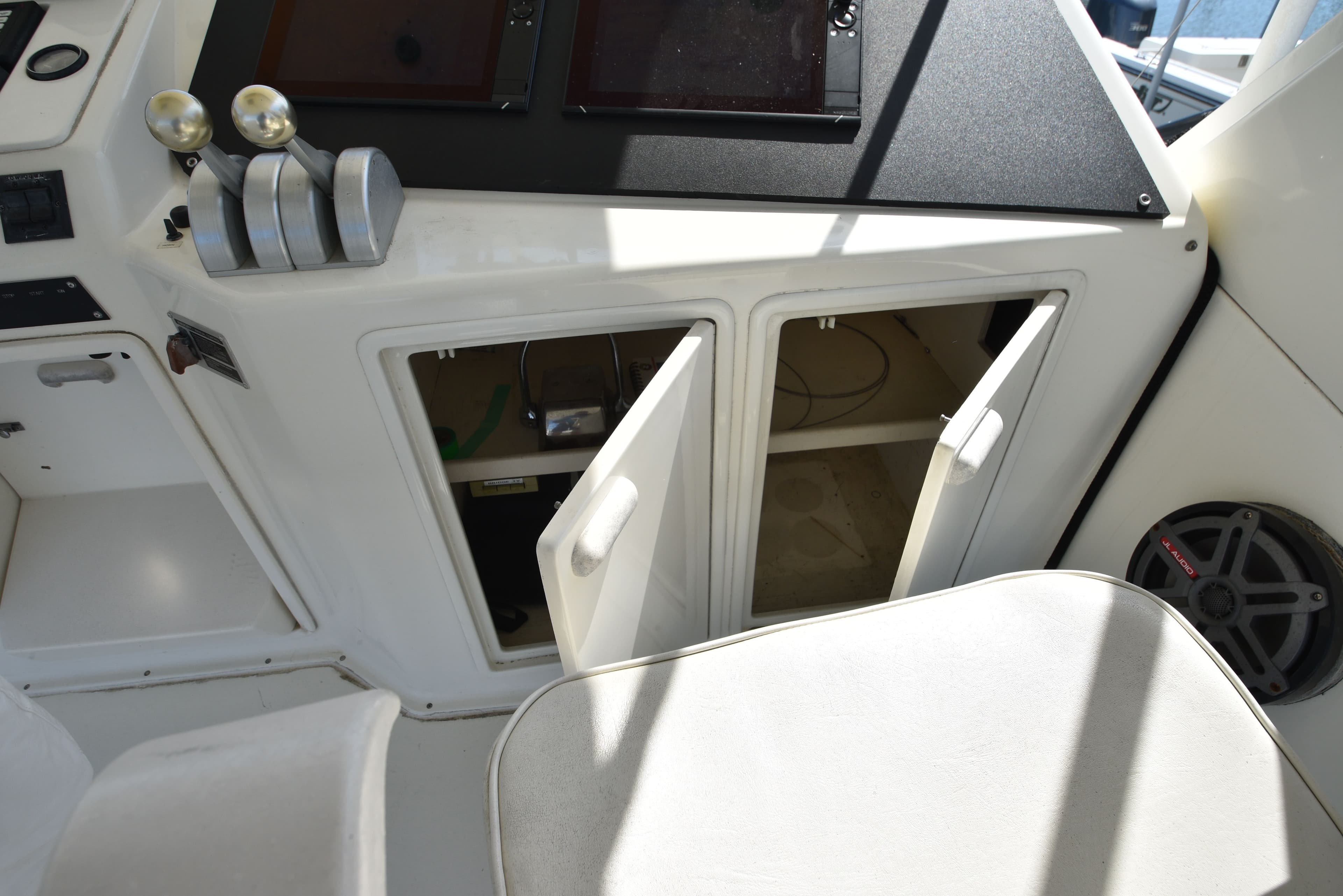 1997 Ocean Yachts 48 CONVERTIBLE - 59