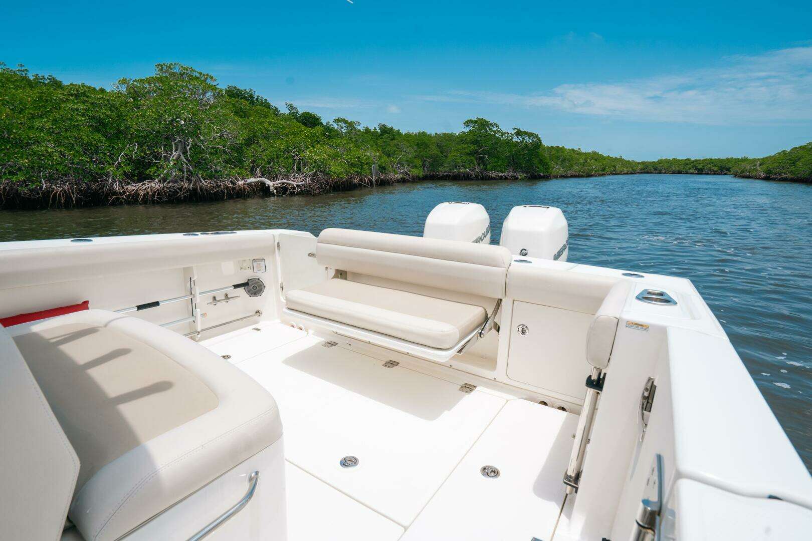 2019 Boston Whaler 330 Outrage - Image 12