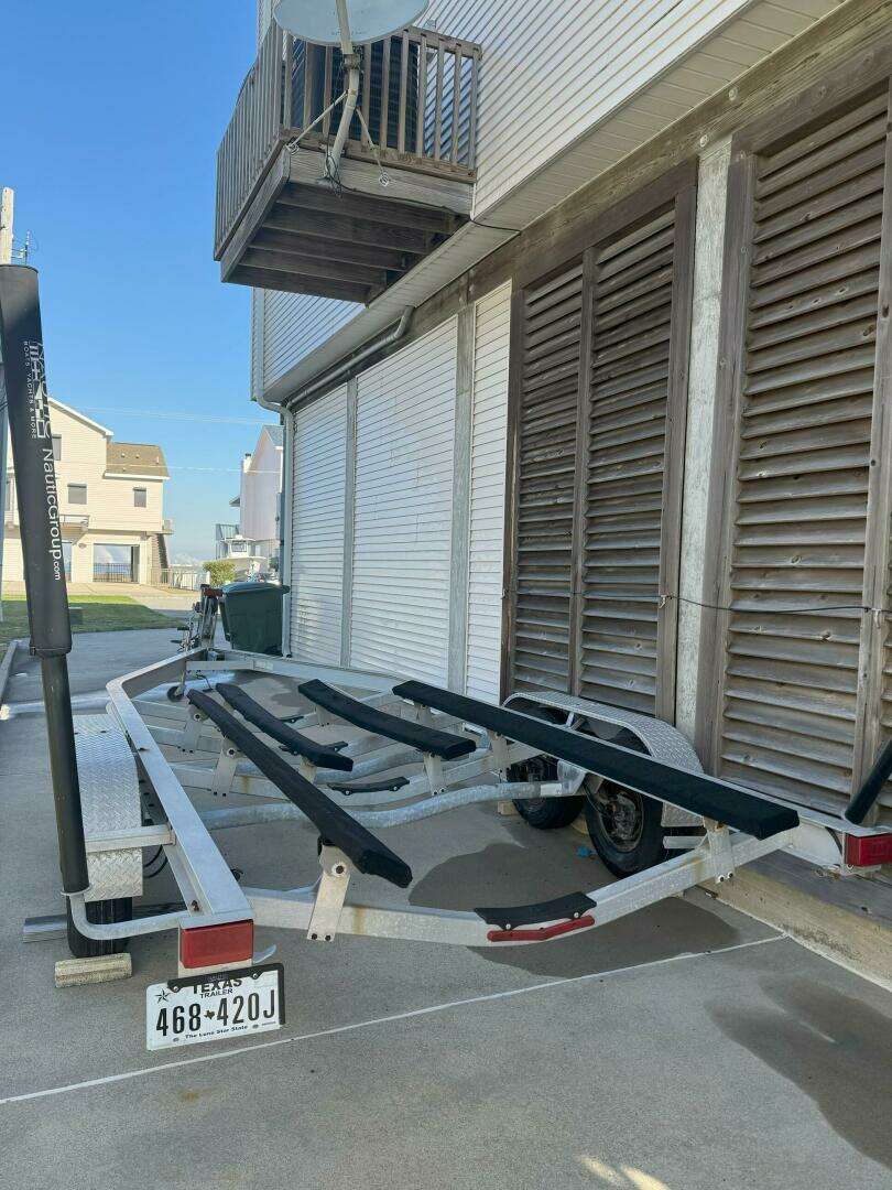 2016 Robalo 226 Cayman - Image 10