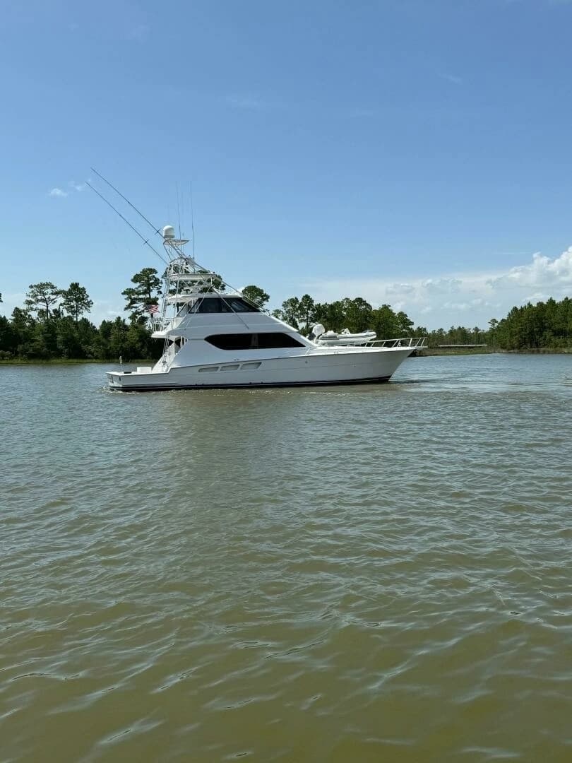 2002 Hatteras 65 Enclosed Bridge - Image 24
