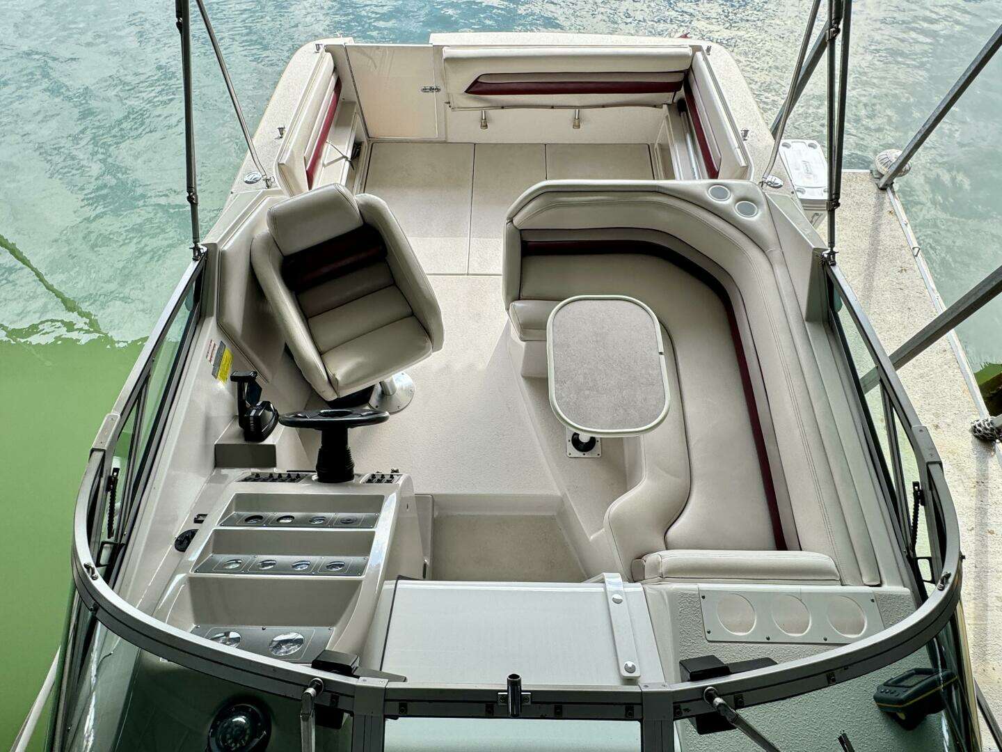 1994 Chaparral Signature 27 Cabin Cruiser - Image 33