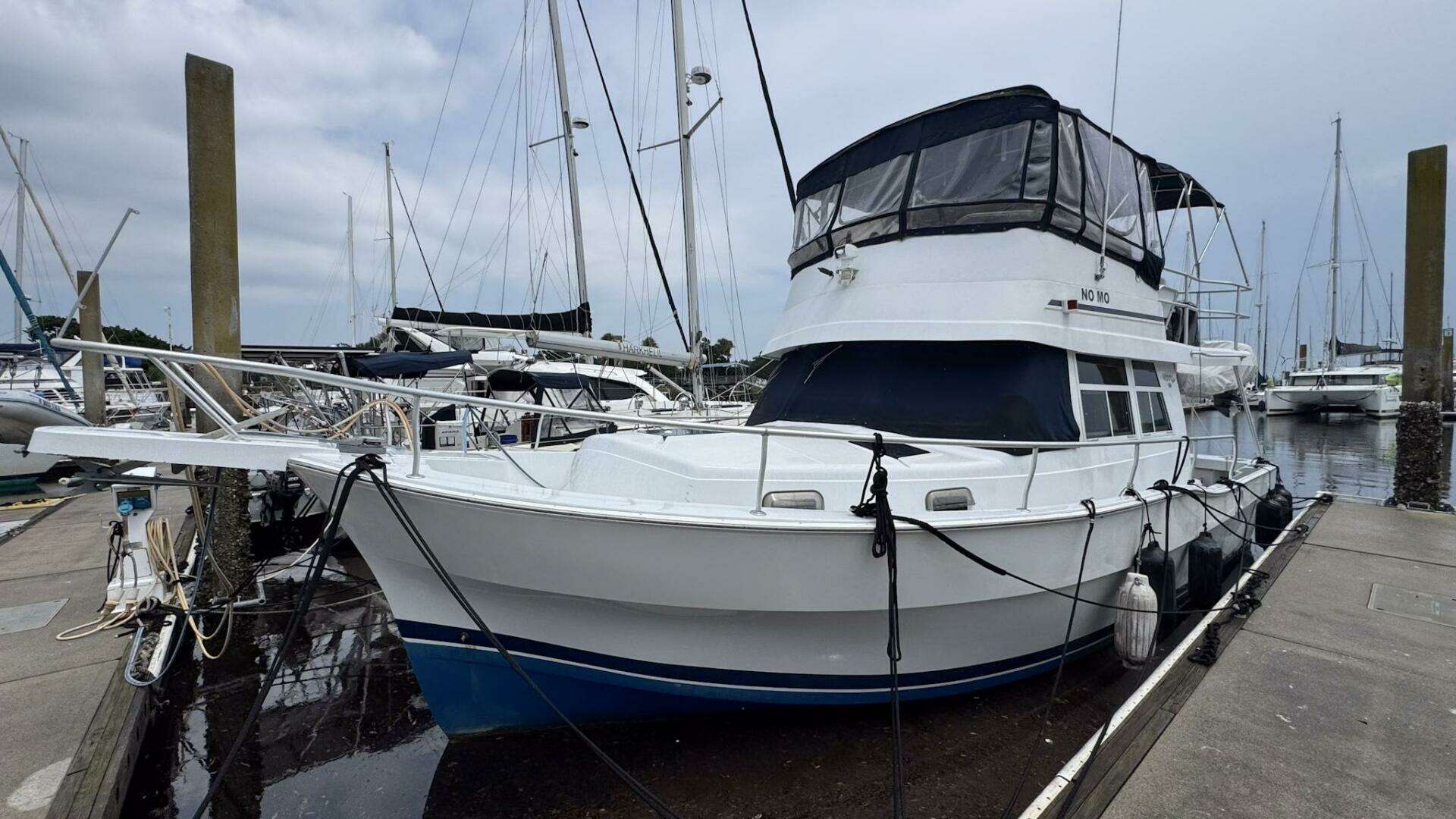 1999 Mainship 350 Trawler - Image 3