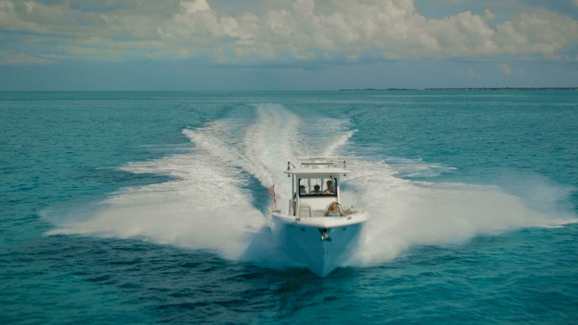 2019 Everglades 355 CC - Image 22