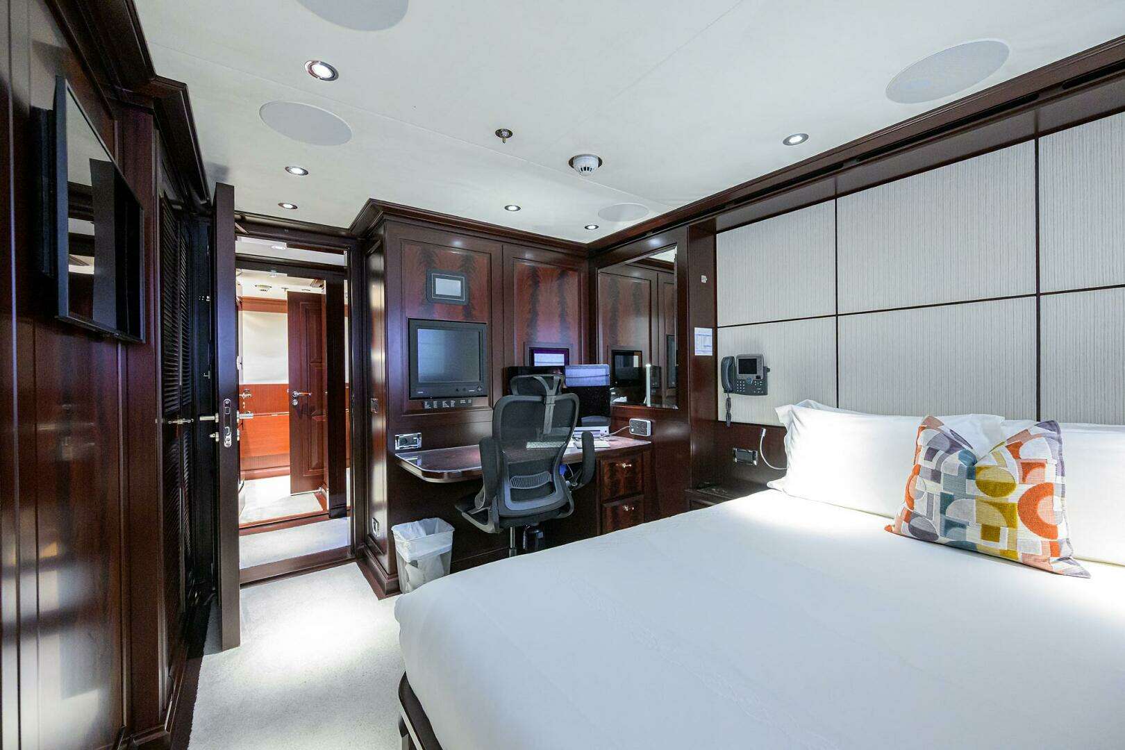 2014 Feadship 60 Meter Motor Yacht - Image 44
