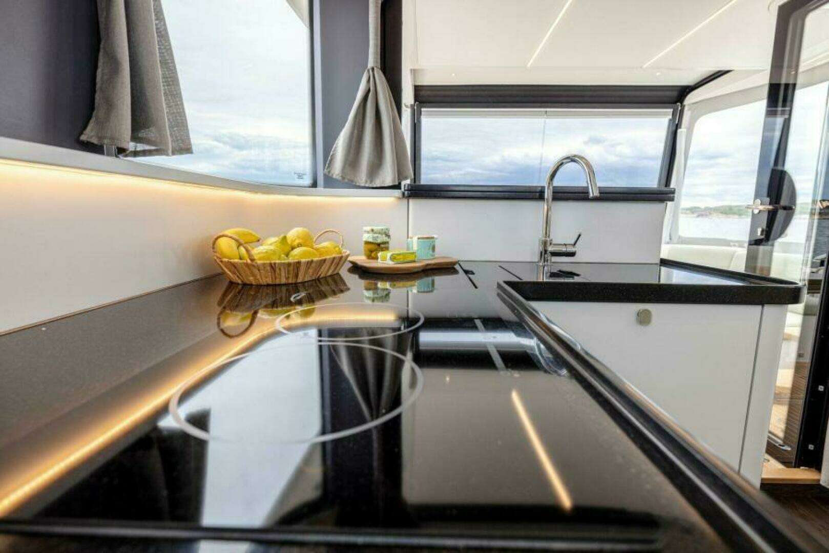 2027 Nimbus 495 Flybridge - Image 11
