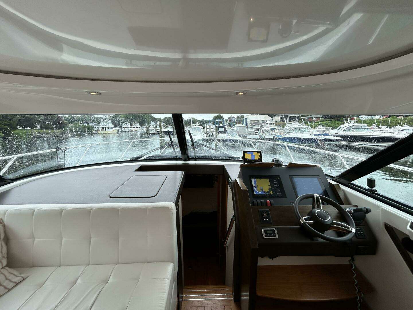 2015 Tiara Yachts C44 Coupe - Image 12
