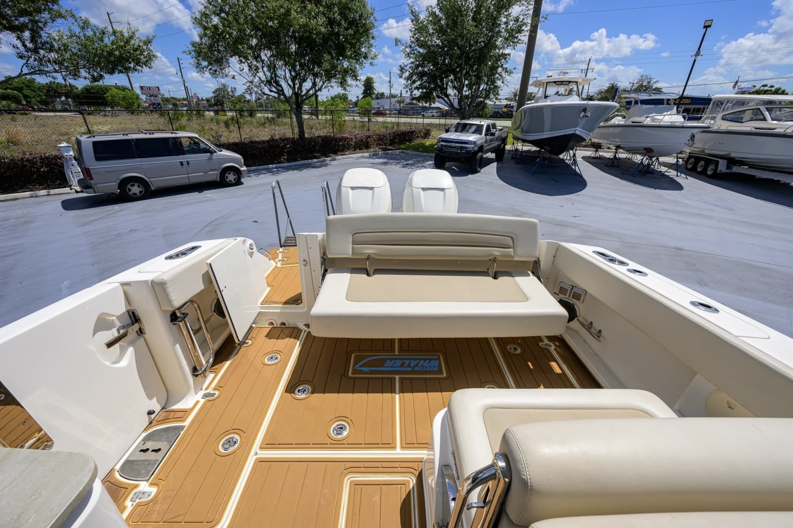 2023 Boston Whaler Vantage - Image 22