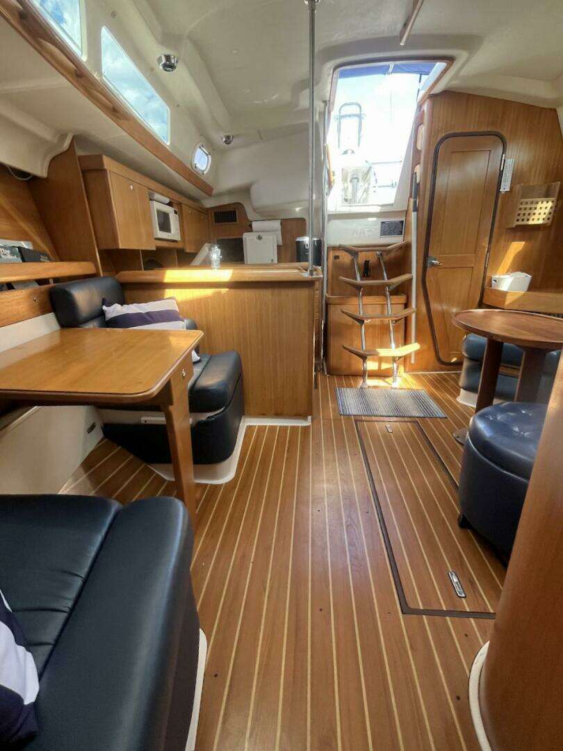 2003 Catalina 350 - Image 36