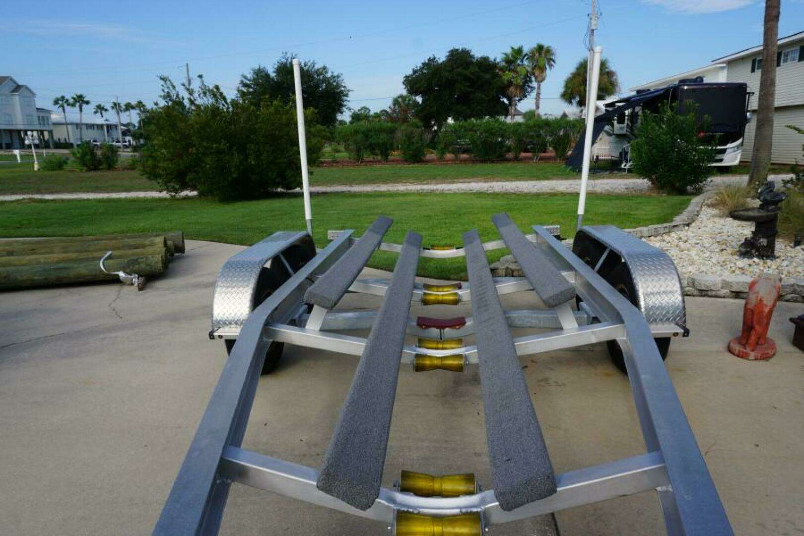 2022 Everglades 253 Center Console - Image 26
