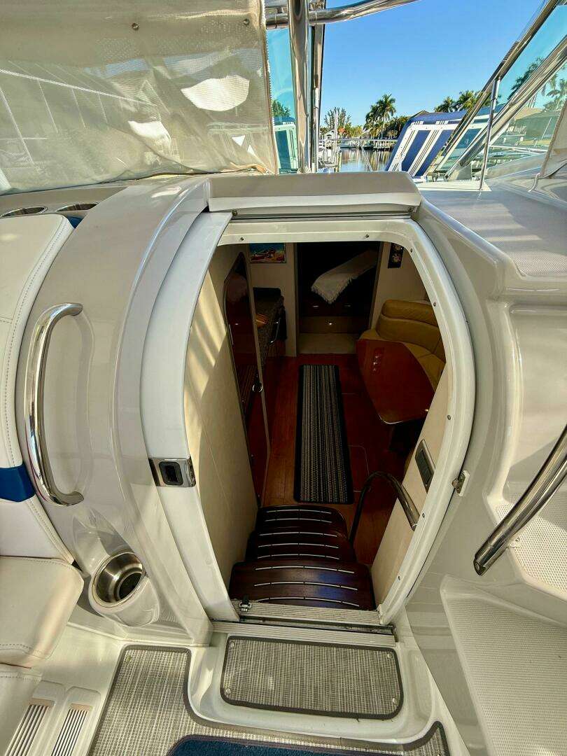 2008 Formula 37 Performance Cruiser - Image 11