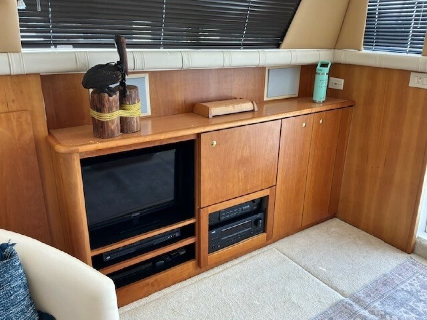 2000 Silverton 41 Convertible - Image 7