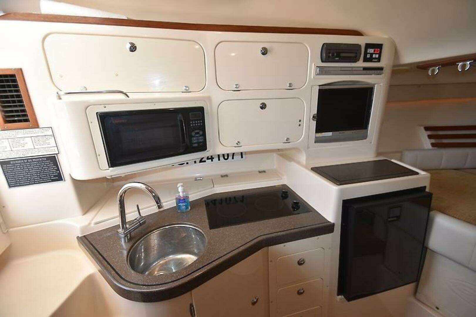 2006 Grady-White 330 Express - Image 43
