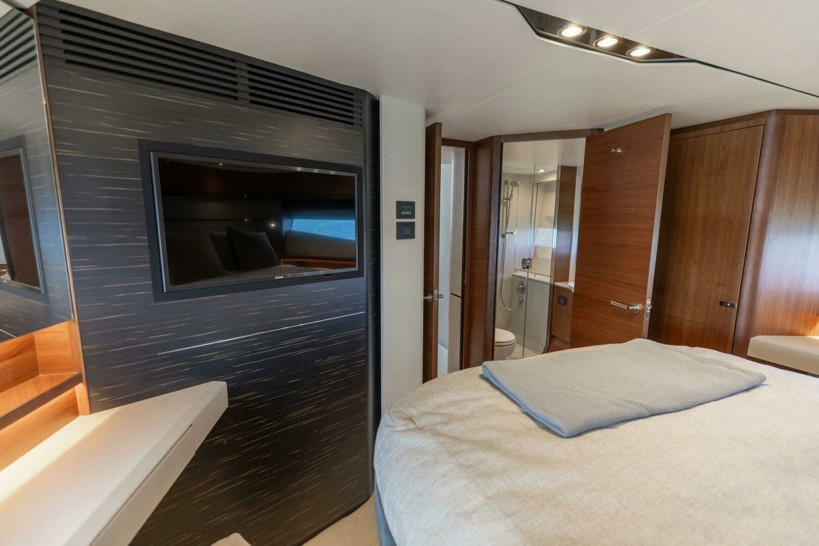 2019 Princess S65 - Image 40