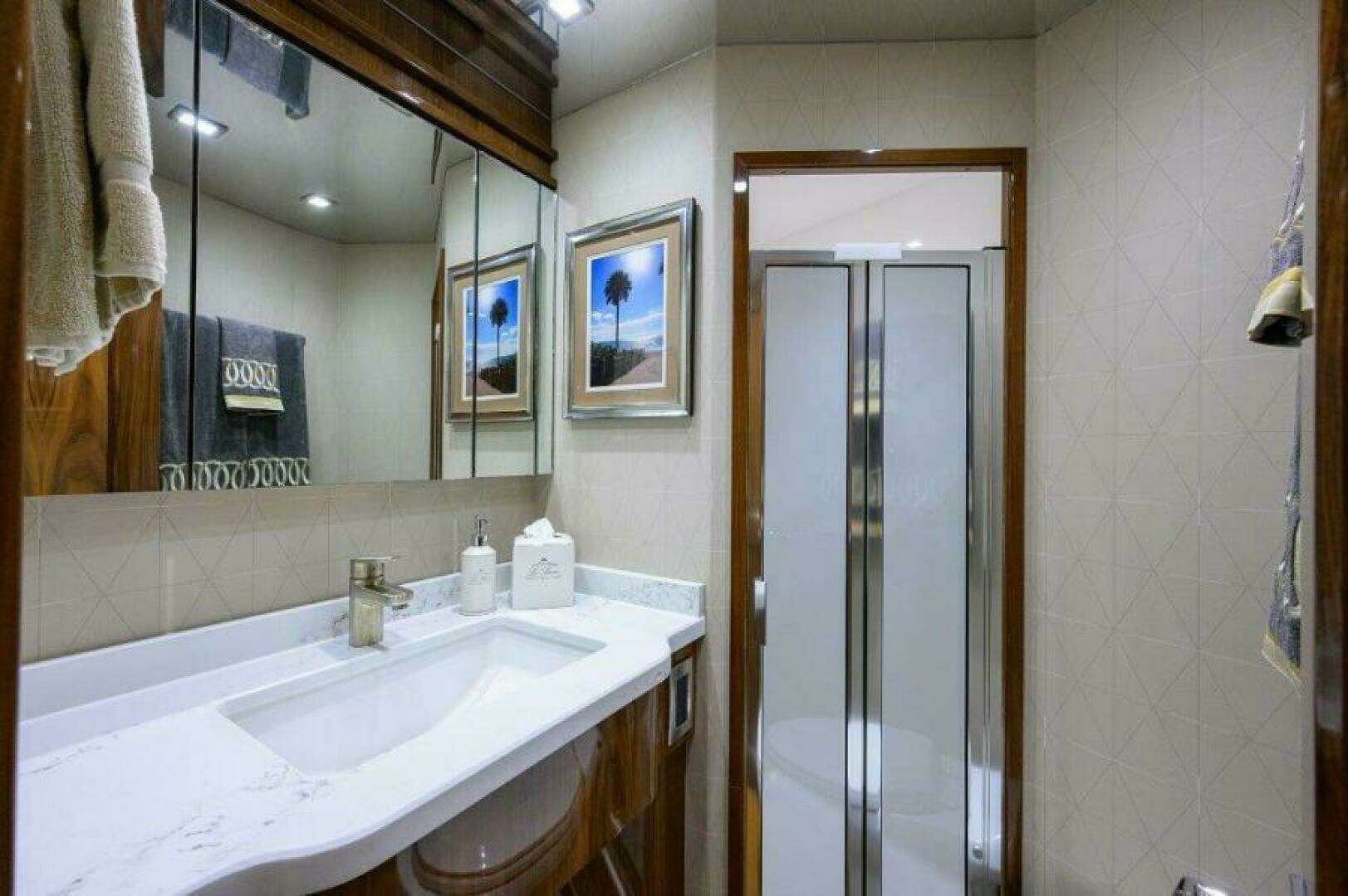 2020 Viking 72 Convertible - Image 20