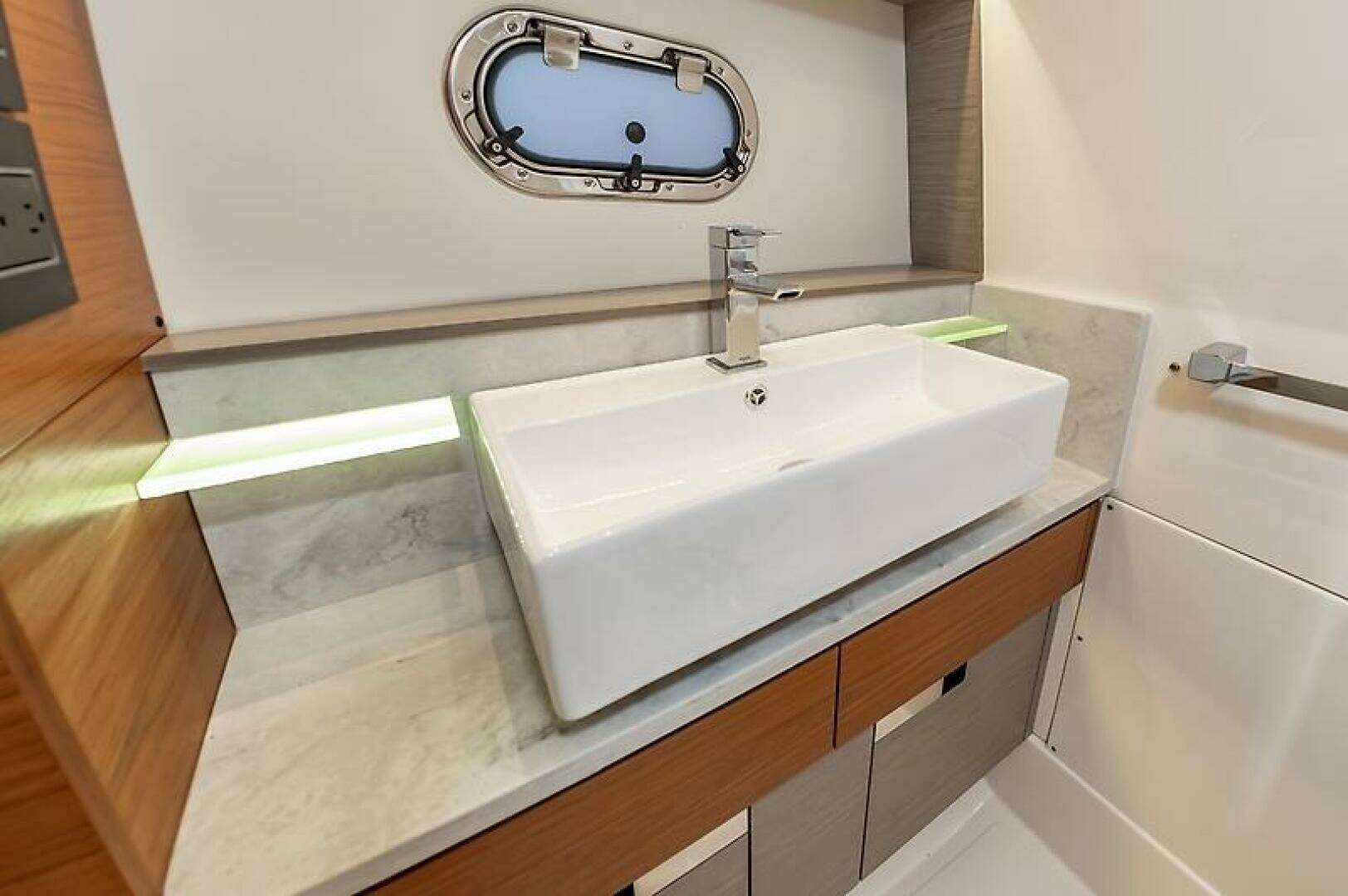 2023 Tiara Yachts 38 LS - Image 34