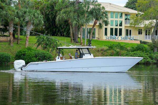 2023 Freeman 42 LR Center Console - Image 1