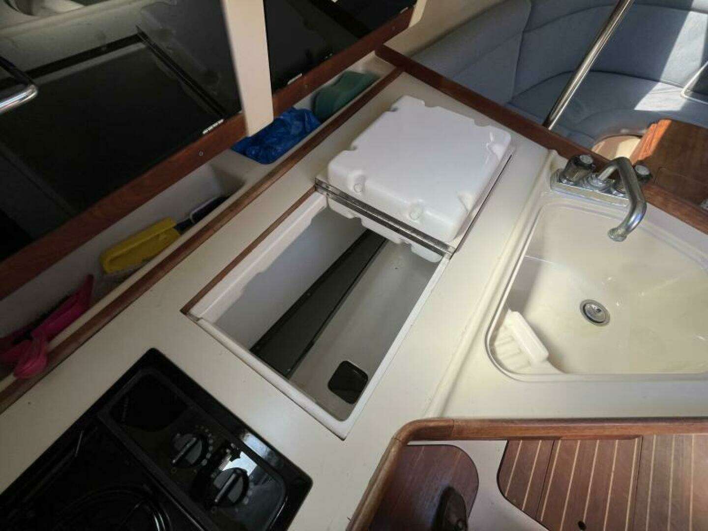 1994 Hunter 29.5 - Image 31