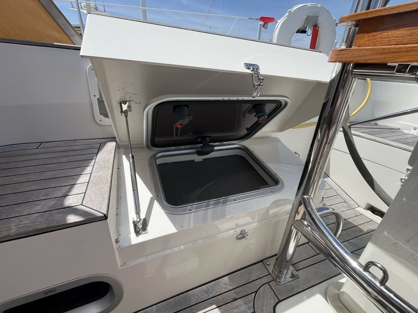 2017 Rustler 37 - Image 15