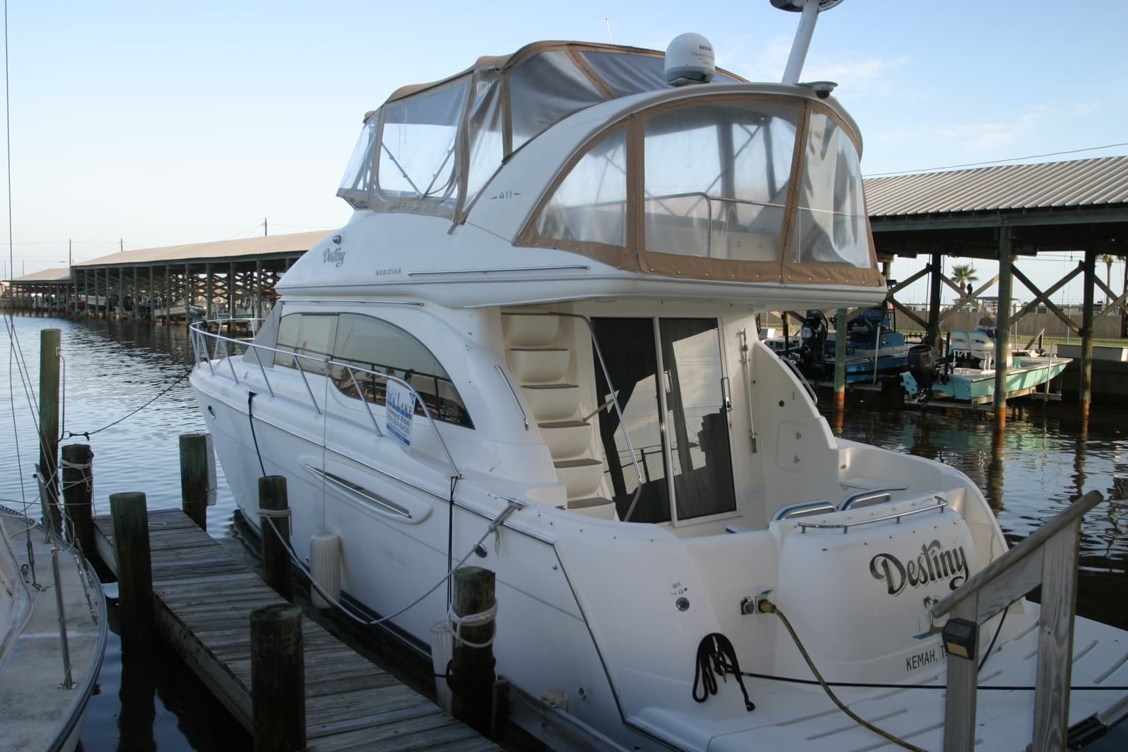 2005 Meridian 411 Sedan - Image 3