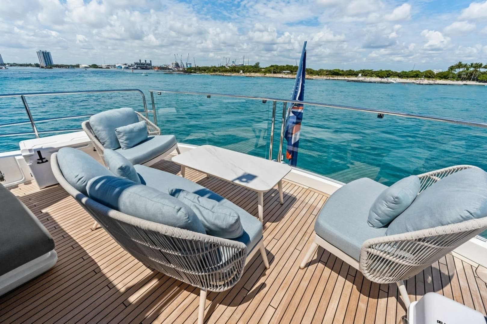 2026 Sunseeker 88 Yacht - Image 23