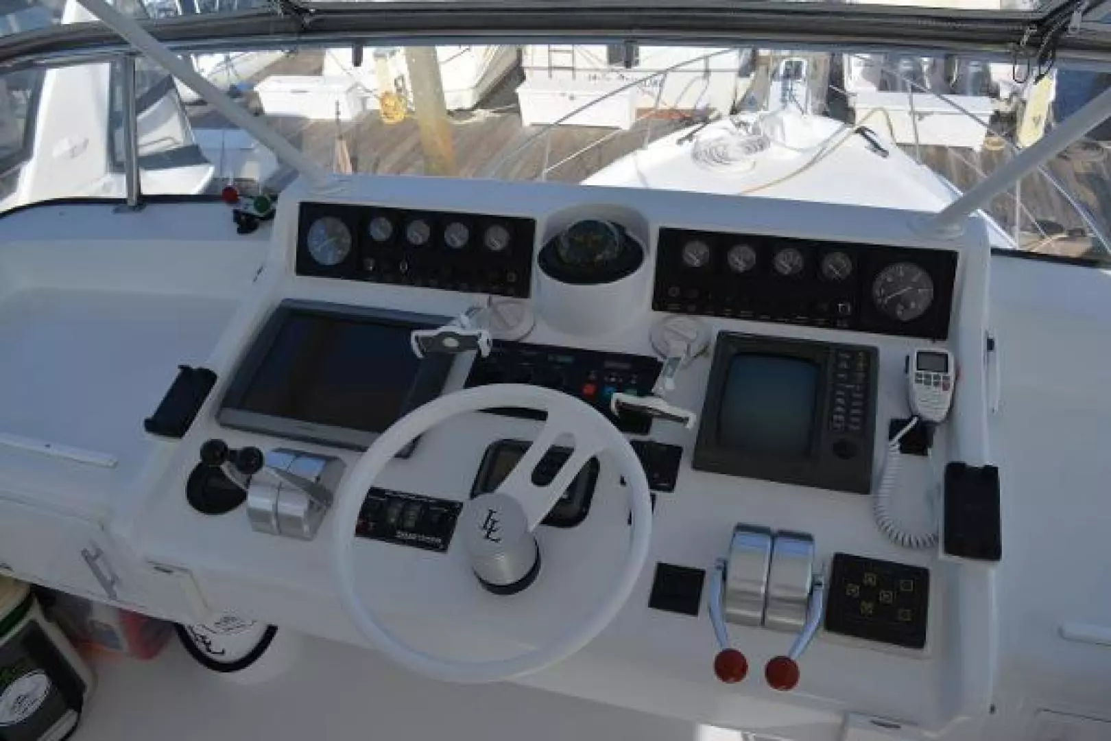 1989 Viking Motor Yacht - Image 24