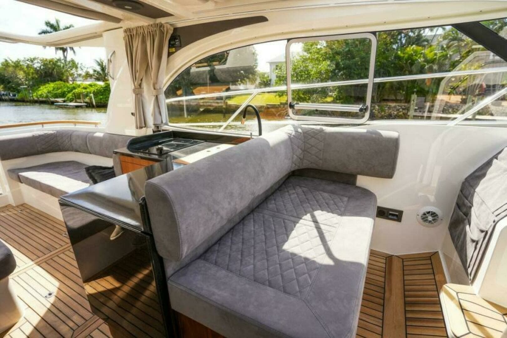 2026 Marex 360 Cabriolet Cruiser - Image 18