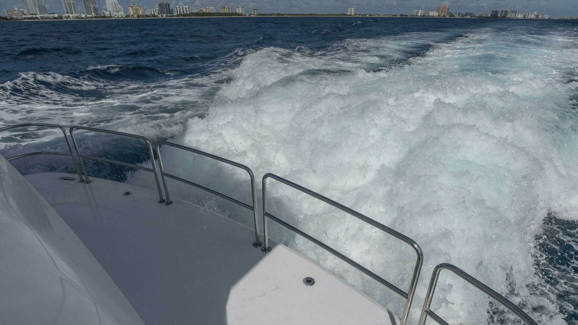 2007 Hatteras 80 - Image 11