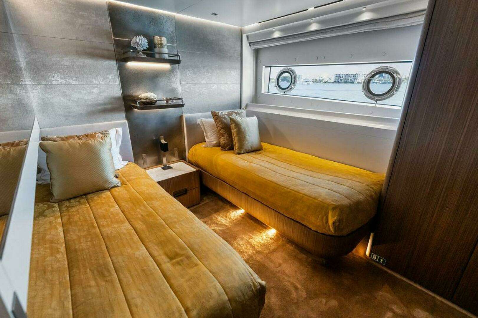 2018 Custom Line CL120 - Image 105