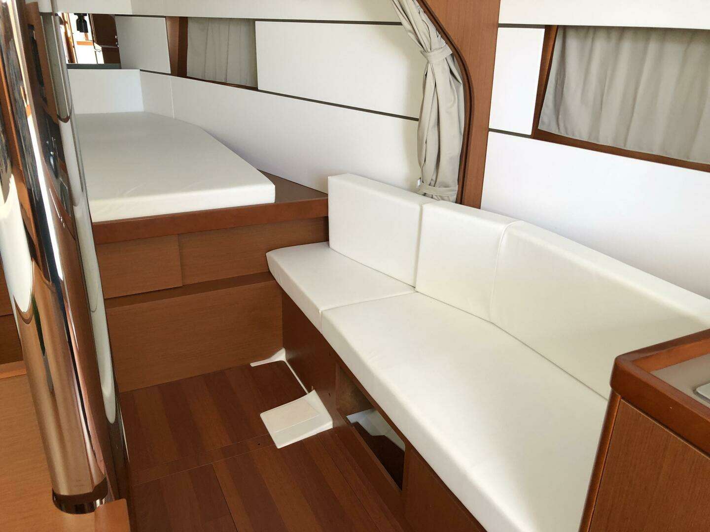 2017 Beneteau Oceanis 38 Weekender - Image 20