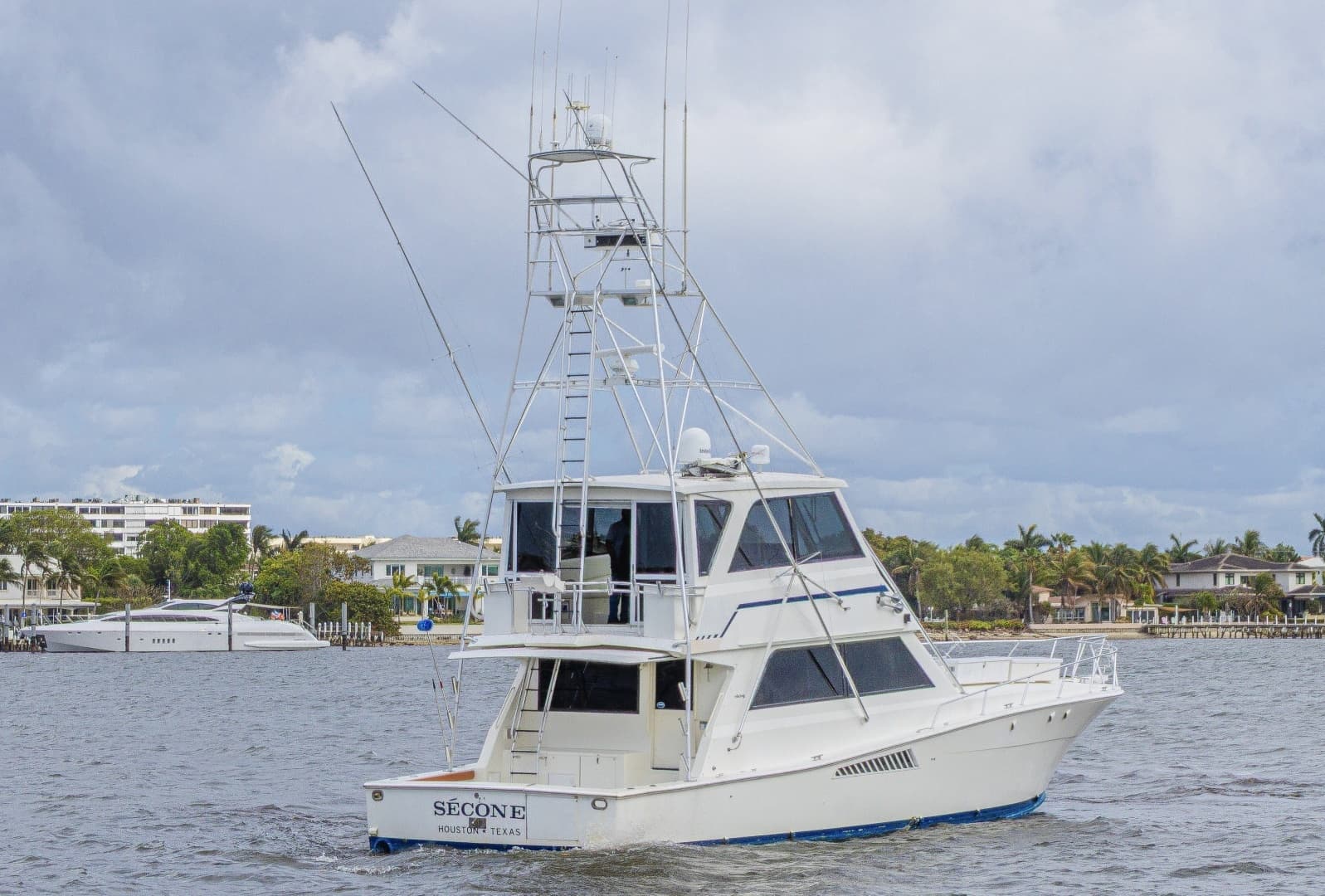 1995 Viking 58 Convertible - Image 3