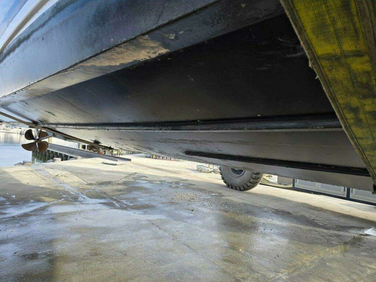 2006 Rinker 410 express diesel - Image 24