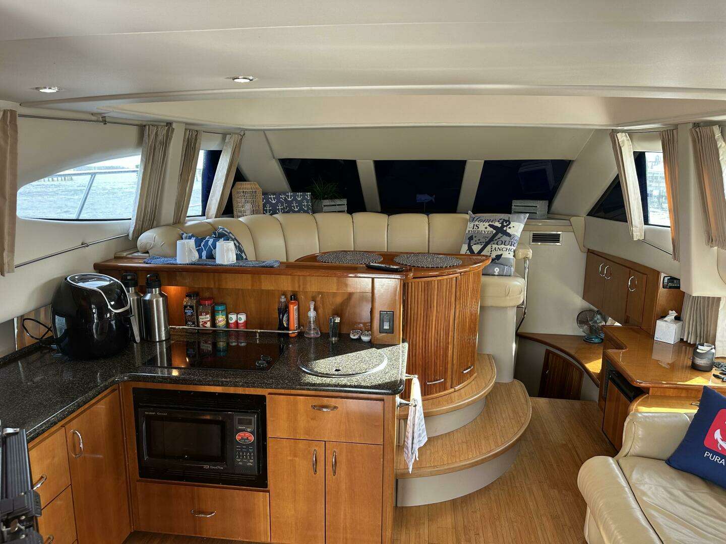 2005 Carver 36 SS - Image 25