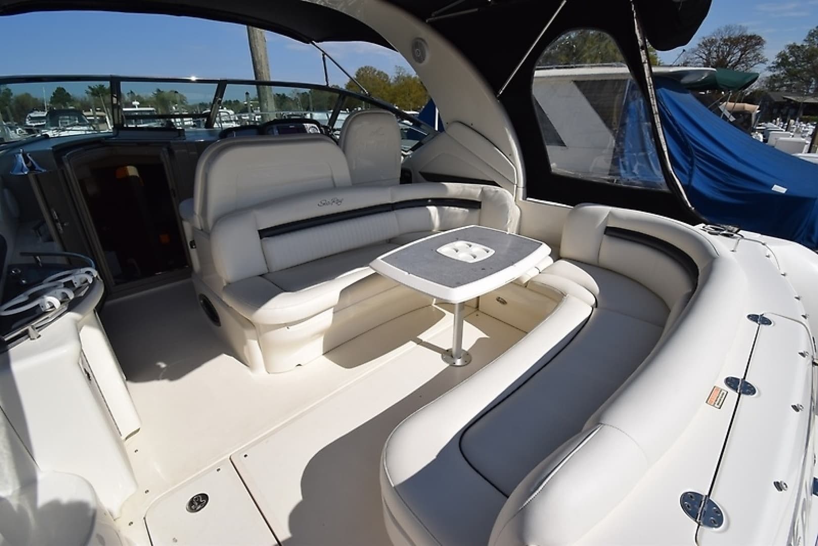 2004 Sea Ray 390 Sundancer - Image 11