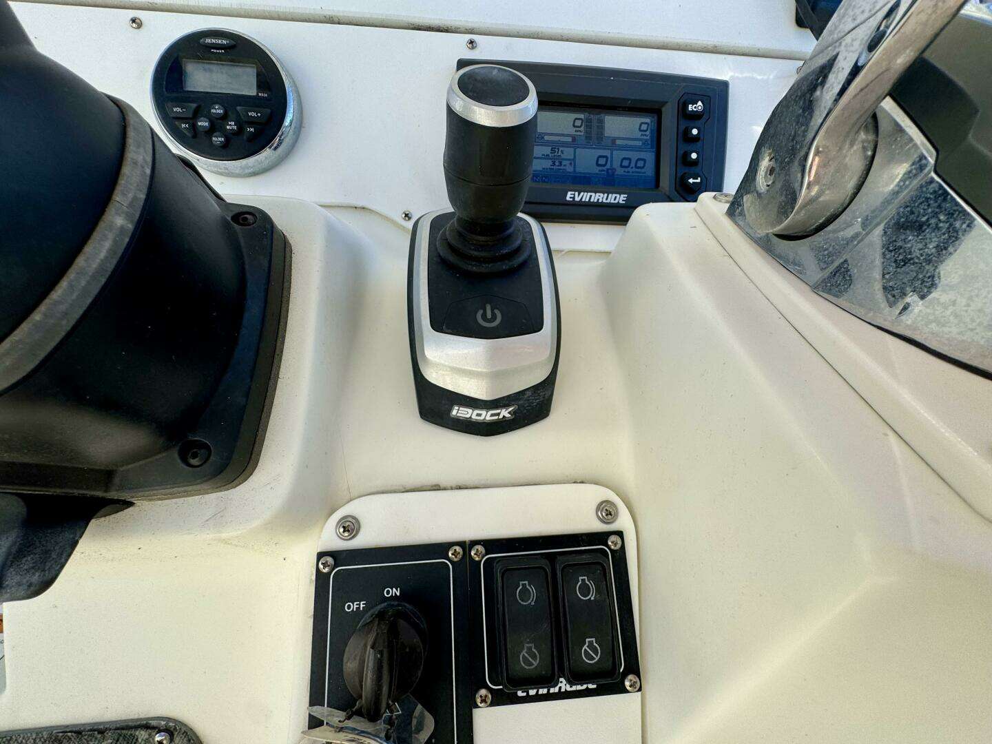 2004 Hydra-Sports Vector 3300 CC - Image 20