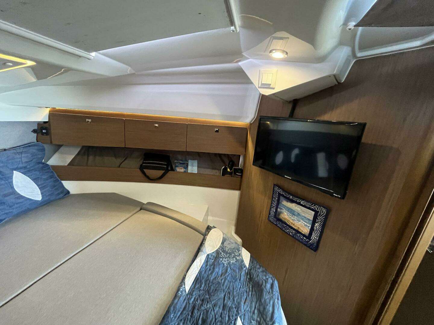 2018 Jeanneau NC 895 - Image 23