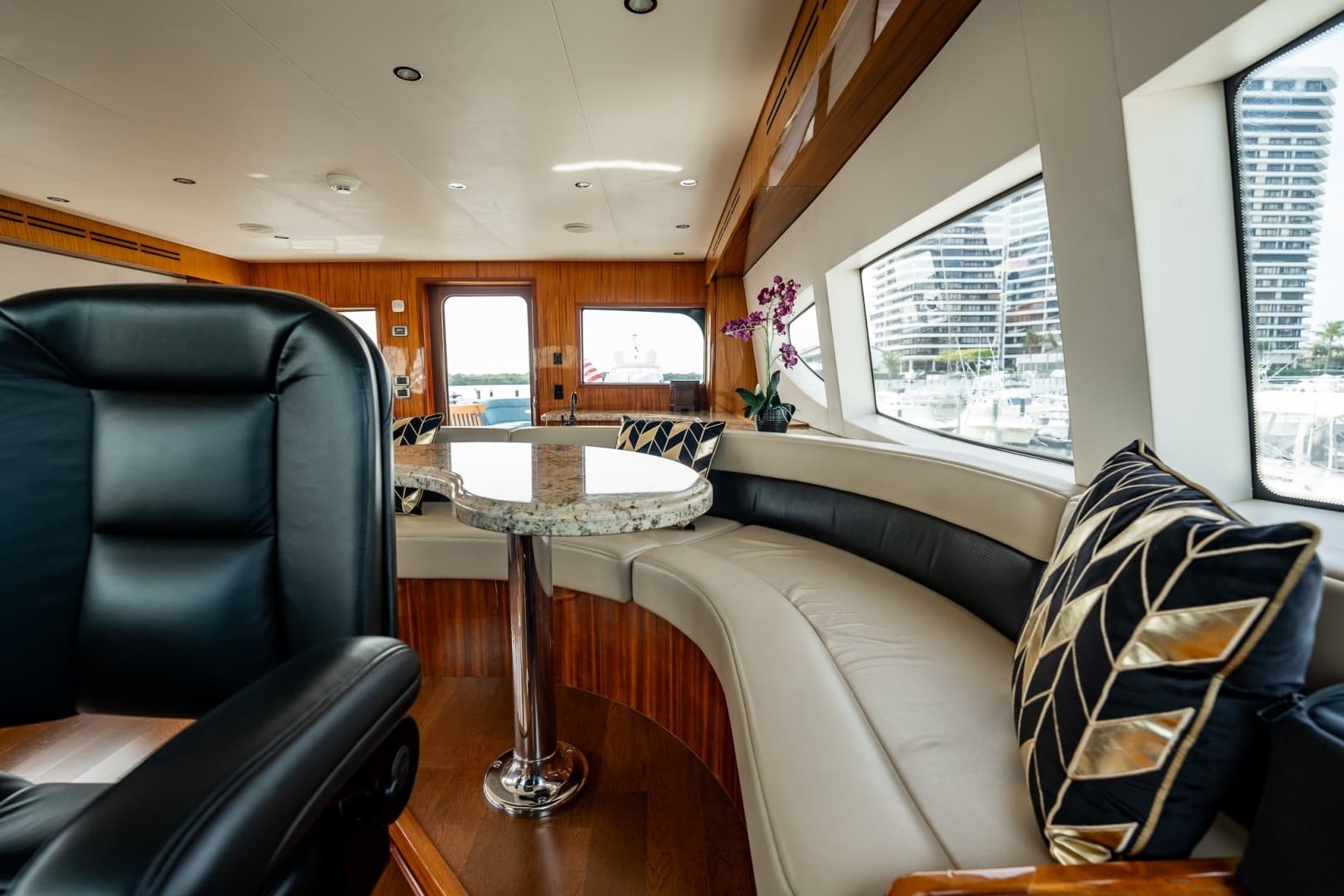 2012 Hatteras — - Image 120