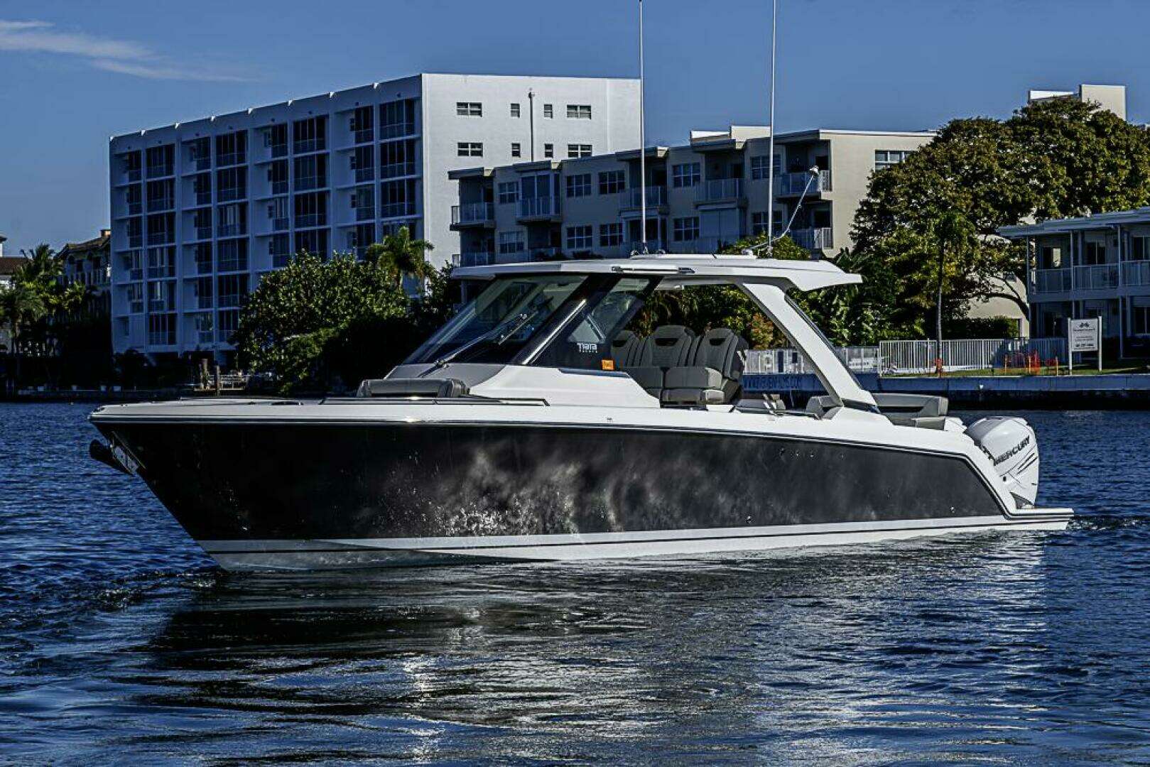 2023 Tiara Yachts 34LS - Image 61