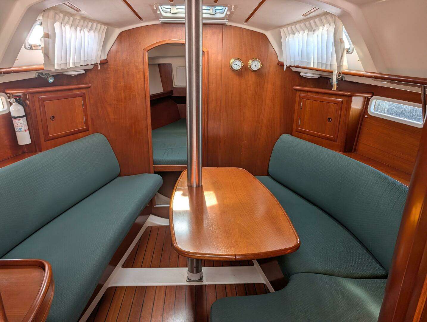 2001 Beneteau Oceanis 331 - Image 10