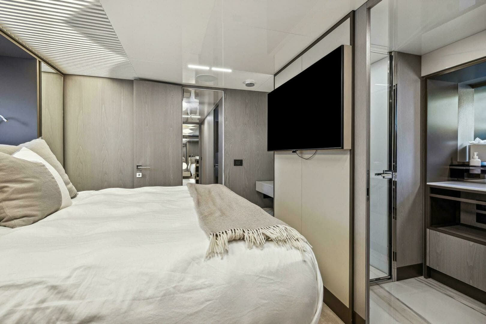 2021 Ferretti Yachts 850 - Image 53